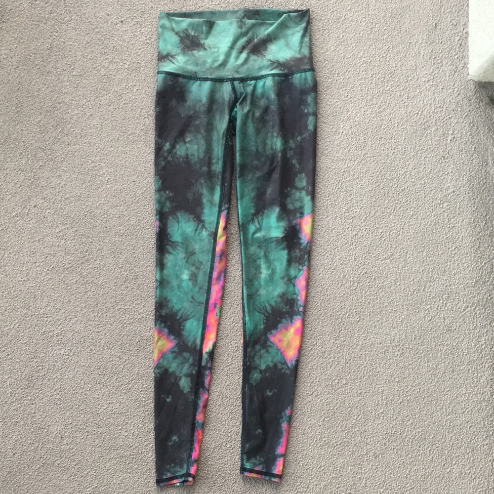 Teeki “Green eagle feather hot pant”